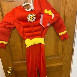 Kids flash costume. Fit sz 4-6. Include mask and belt